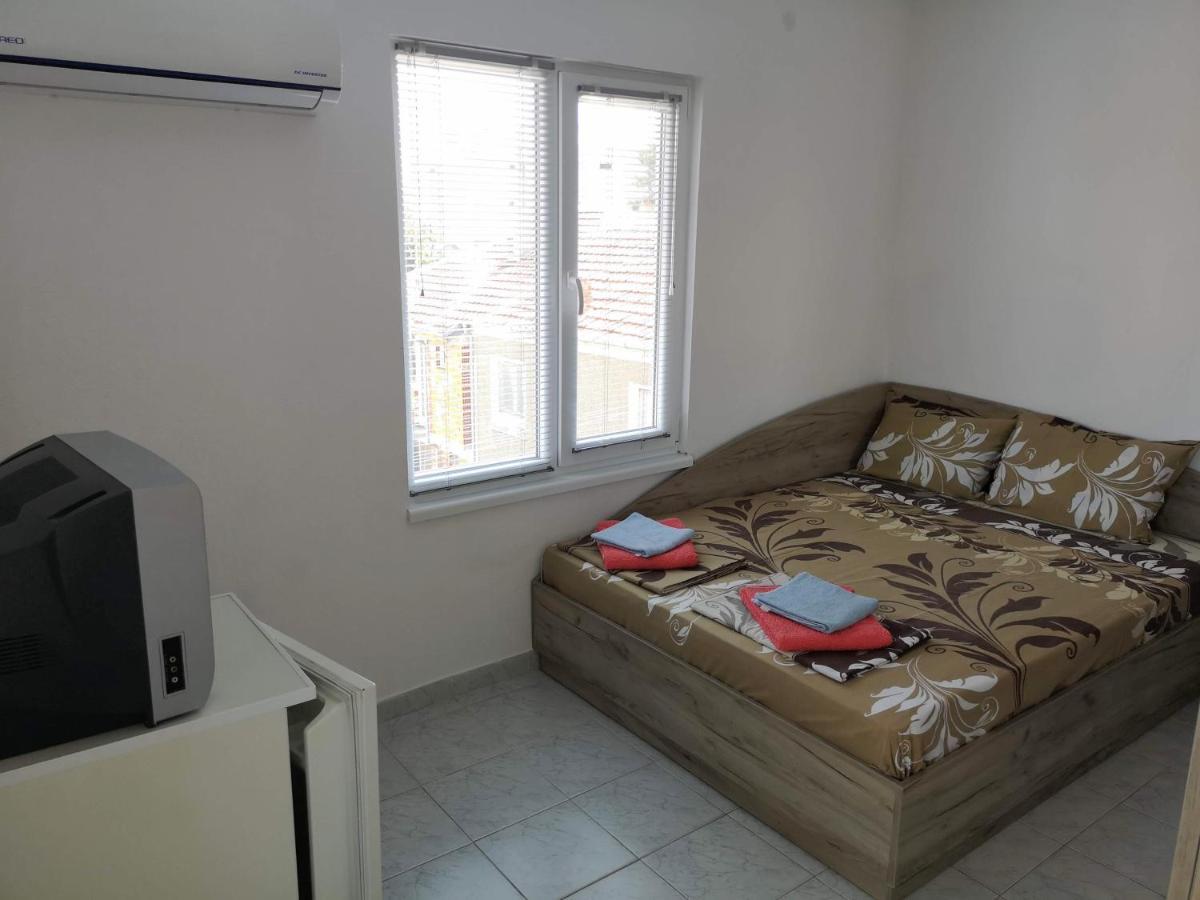 Guestrooms Stoyanovi Černomorec Exterior foto